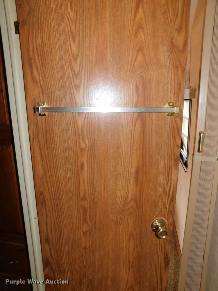 image for item DJ5844 1995 Hornet 305R  camper