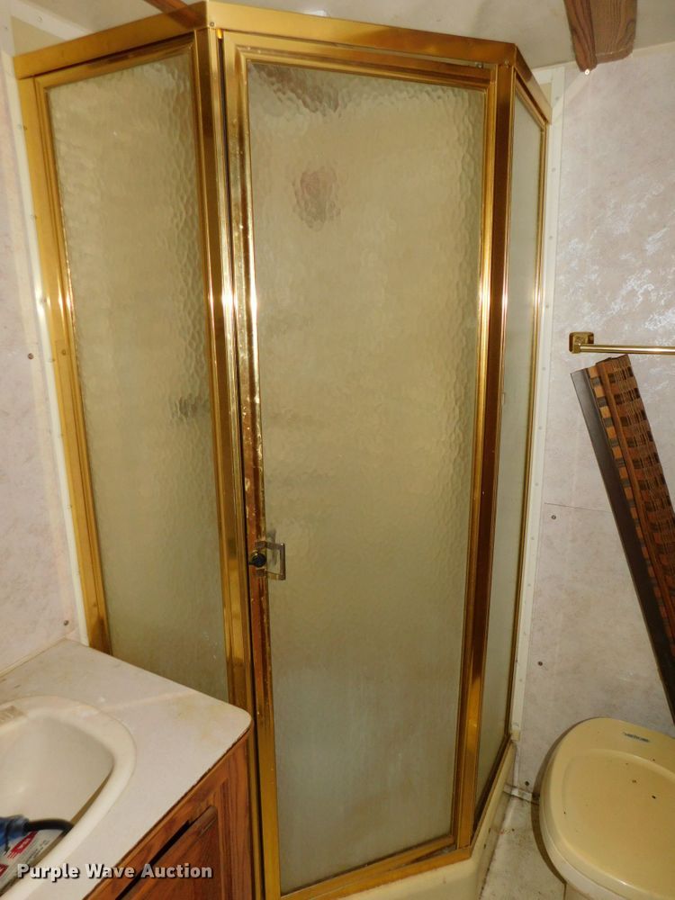 image for item DJ5844 1995 Hornet 305R  camper