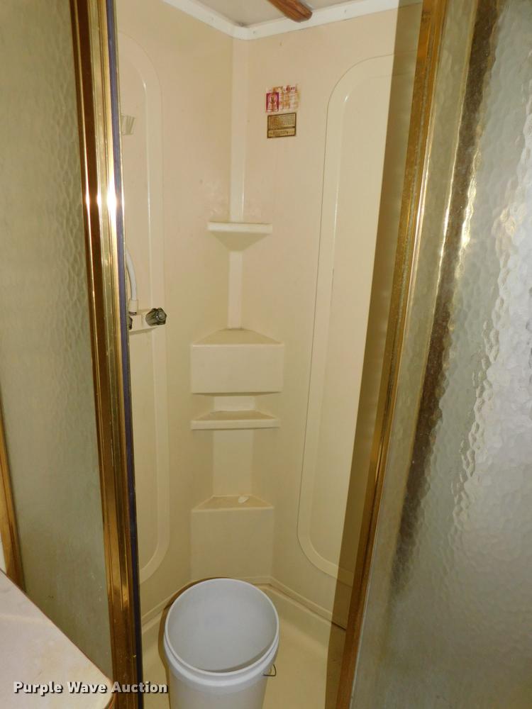 image for item DJ5844 1995 Hornet 305R  camper