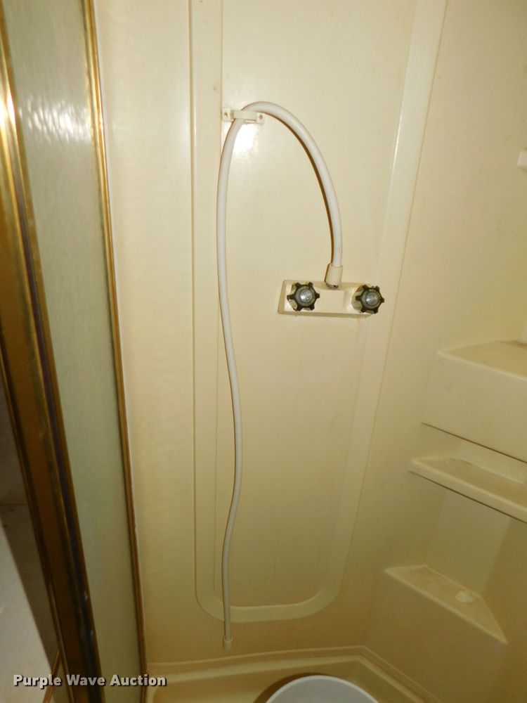 image for item DJ5844 1995 Hornet 305R  camper