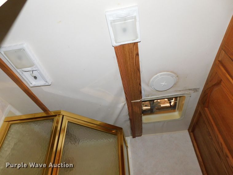 image for item DJ5844 1995 Hornet 305R  camper