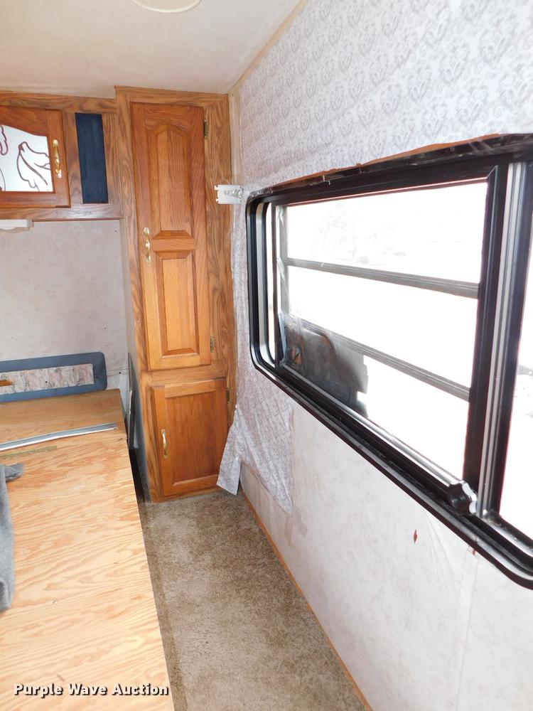 image for item DJ5844 1995 Hornet 305R  camper