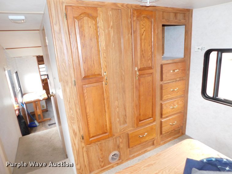 image for item DJ5844 1995 Hornet 305R  camper