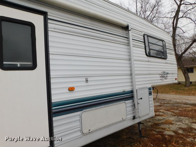 image for item DJ5844 1995 Hornet 305R  camper