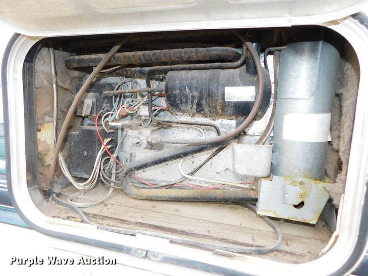 image for item DJ5844 1995 Hornet 305R  camper