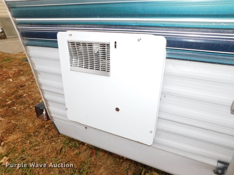 image for item DJ5844 1995 Hornet 305R  camper