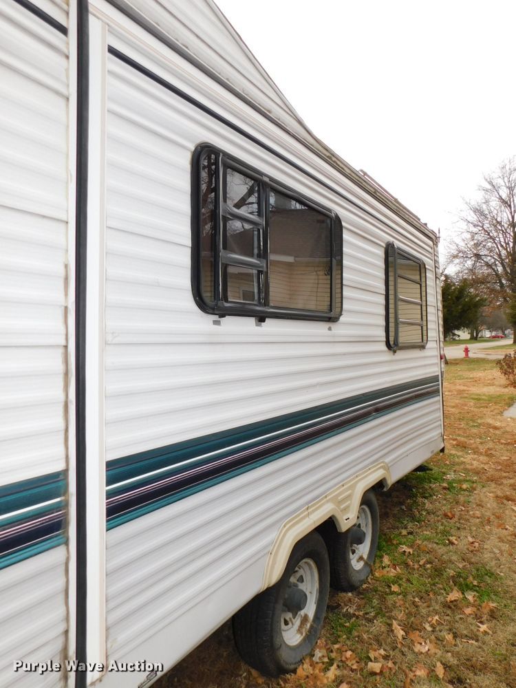 image for item DJ5844 1995 Hornet 305R  camper