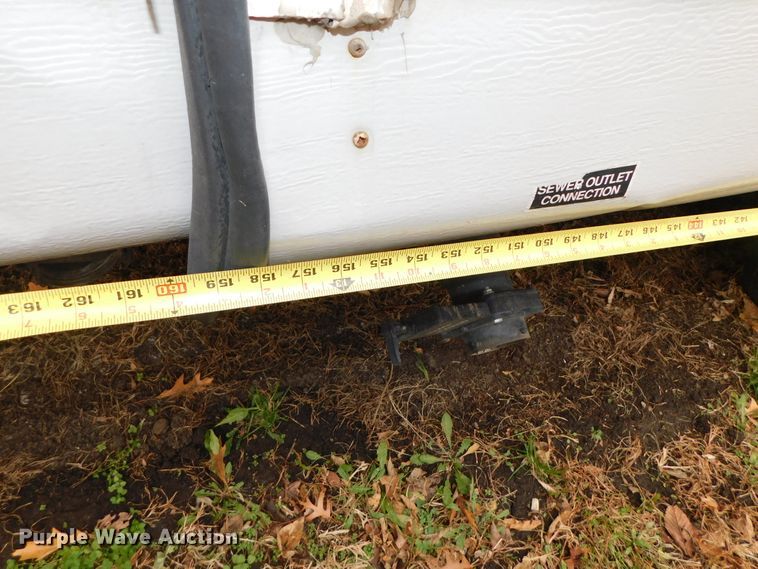 image for item DJ5844 1995 Hornet 305R  camper