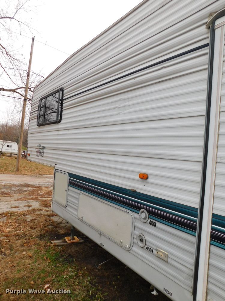 image for item DJ5844 1995 Hornet 305R  camper