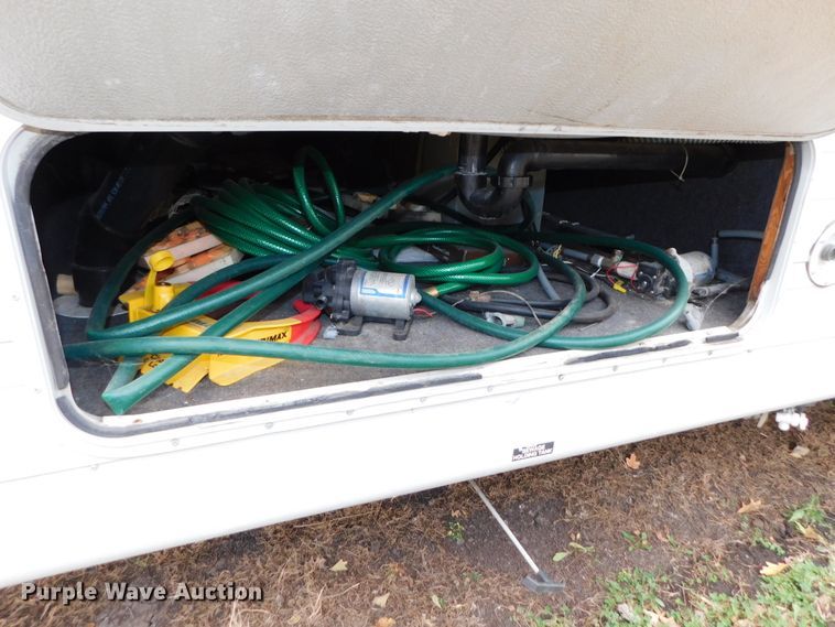 image for item DJ5844 1995 Hornet 305R  camper