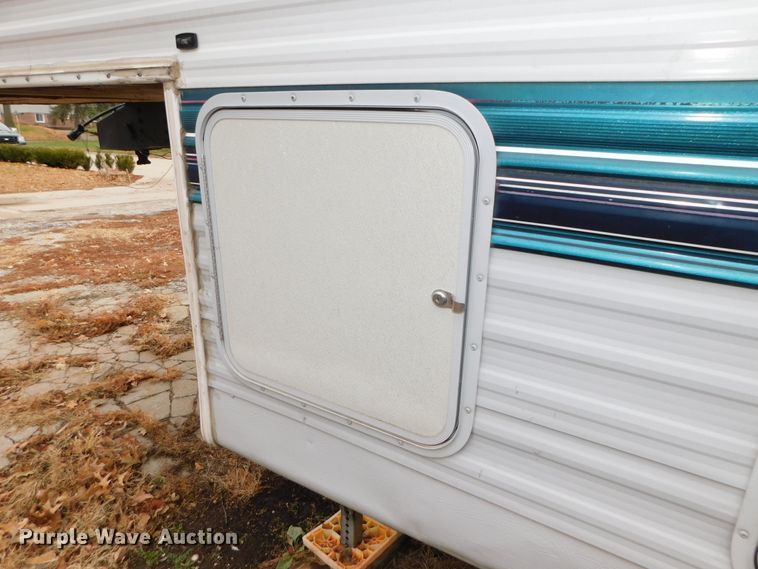 image for item DJ5844 1995 Hornet 305R  camper