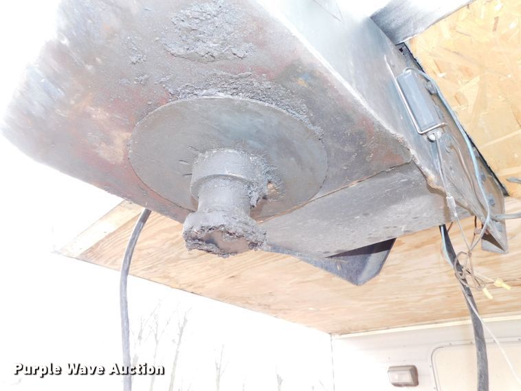 image for item DJ5844 1995 Hornet 305R  camper