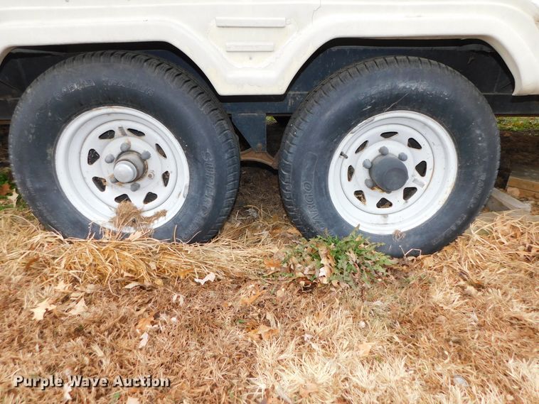 image for item DJ5844 1995 Hornet 305R  camper