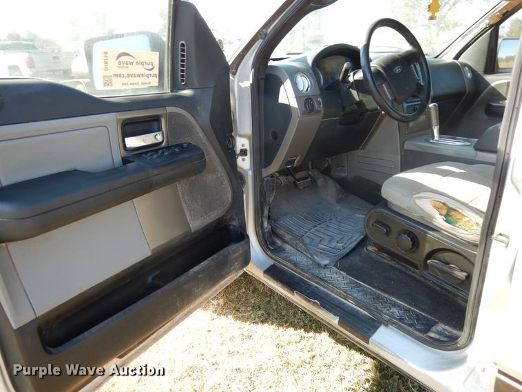 image for item DJ6710 2006 Ford F150  SuperCrew pickup truck