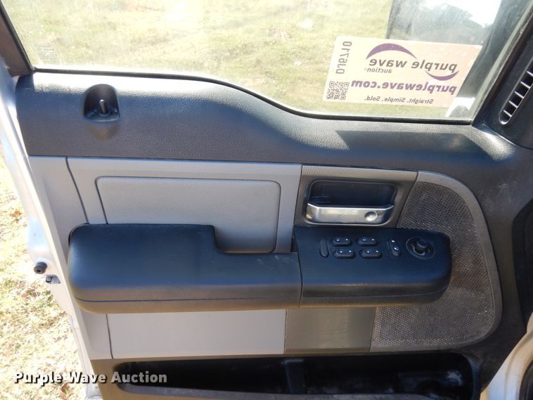 image for item DJ6710 2006 Ford F150  SuperCrew pickup truck