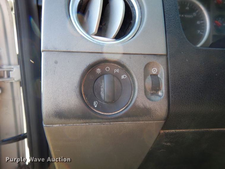 image for item DJ6710 2006 Ford F150  SuperCrew pickup truck