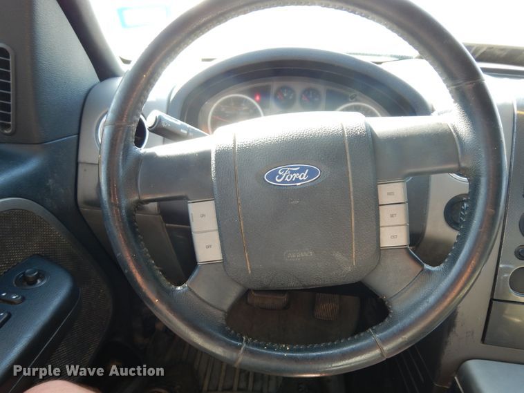 image for item DJ6710 2006 Ford F150  SuperCrew pickup truck