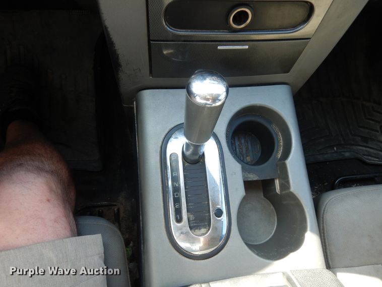 image for item DJ6710 2006 Ford F150  SuperCrew pickup truck