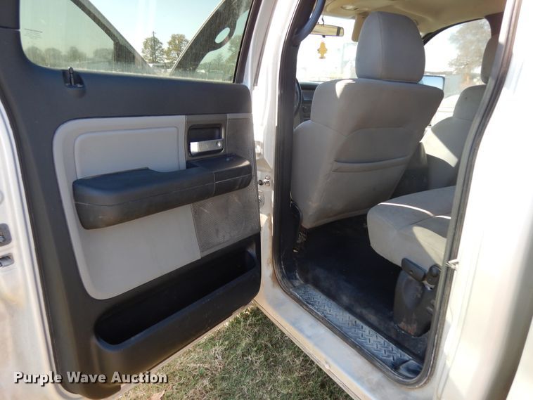 image for item DJ6710 2006 Ford F150  SuperCrew pickup truck