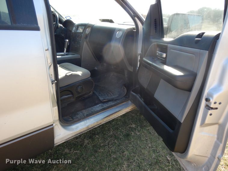 image for item DJ6710 2006 Ford F150  SuperCrew pickup truck