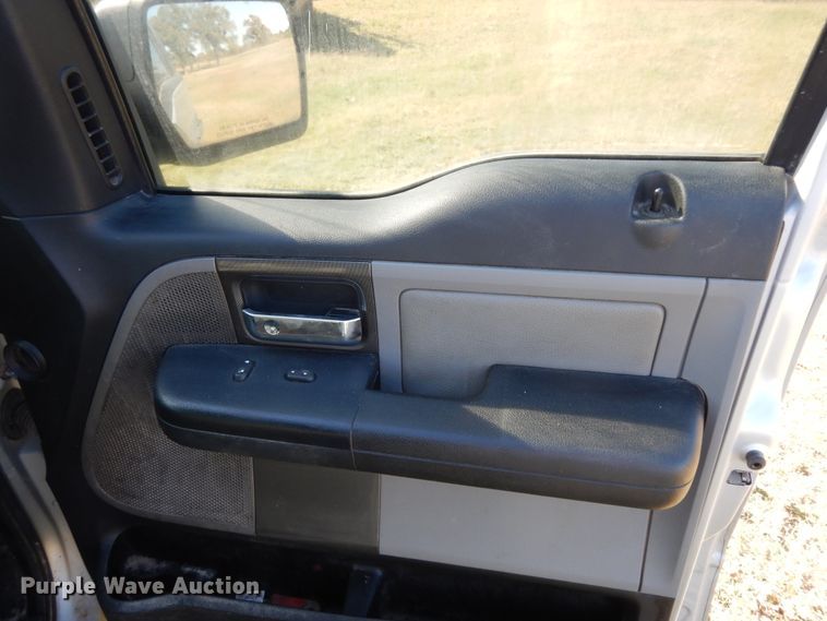 image for item DJ6710 2006 Ford F150  SuperCrew pickup truck