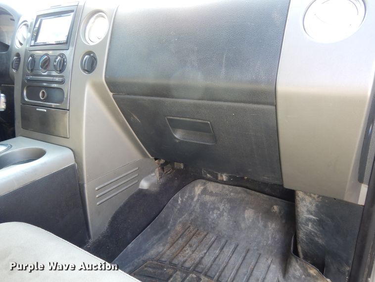 image for item DJ6710 2006 Ford F150  SuperCrew pickup truck