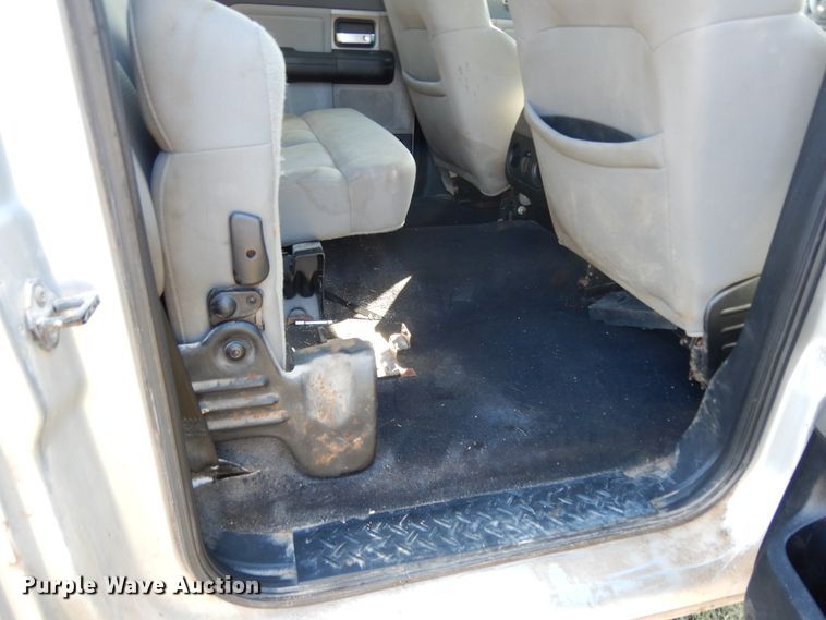 image for item DJ6710 2006 Ford F150  SuperCrew pickup truck