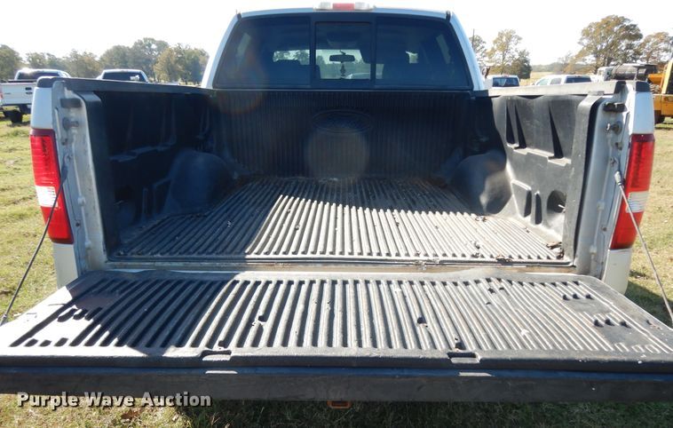 image for item DJ6710 2006 Ford F150  SuperCrew pickup truck