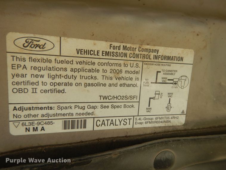 image for item DJ6710 2006 Ford F150  SuperCrew pickup truck