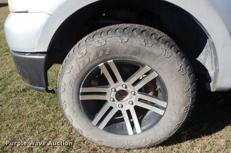 image for item DJ6710 2006 Ford F150  SuperCrew pickup truck