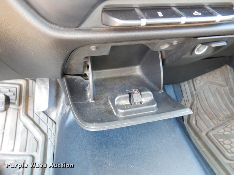 image for item DJ6711 2017 GMC Sierra 1500  pickup truck