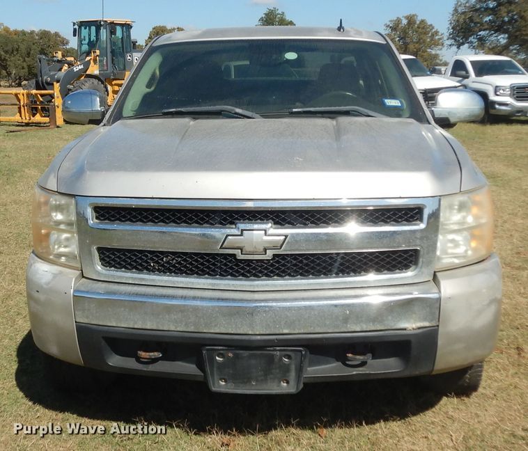 image for item DJ6715 2008 Chevrolet Silverado 1500  Crew Cab pickup truck