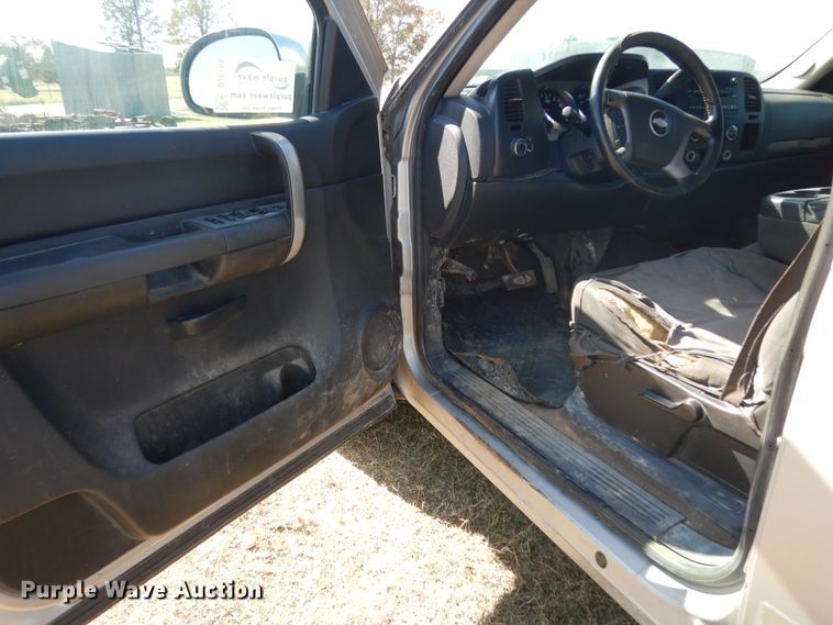 image for item DJ6715 2008 Chevrolet Silverado 1500  Crew Cab pickup truck