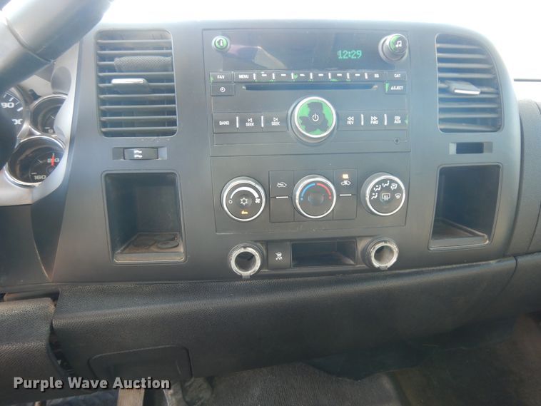 image for item DJ6715 2008 Chevrolet Silverado 1500  Crew Cab pickup truck