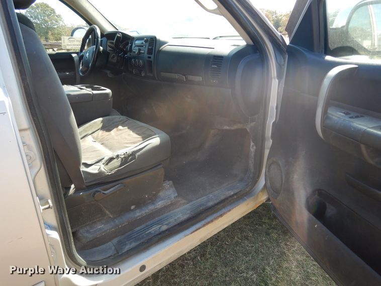 image for item DJ6715 2008 Chevrolet Silverado 1500  Crew Cab pickup truck