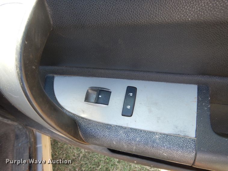 image for item DJ6715 2008 Chevrolet Silverado 1500  Crew Cab pickup truck