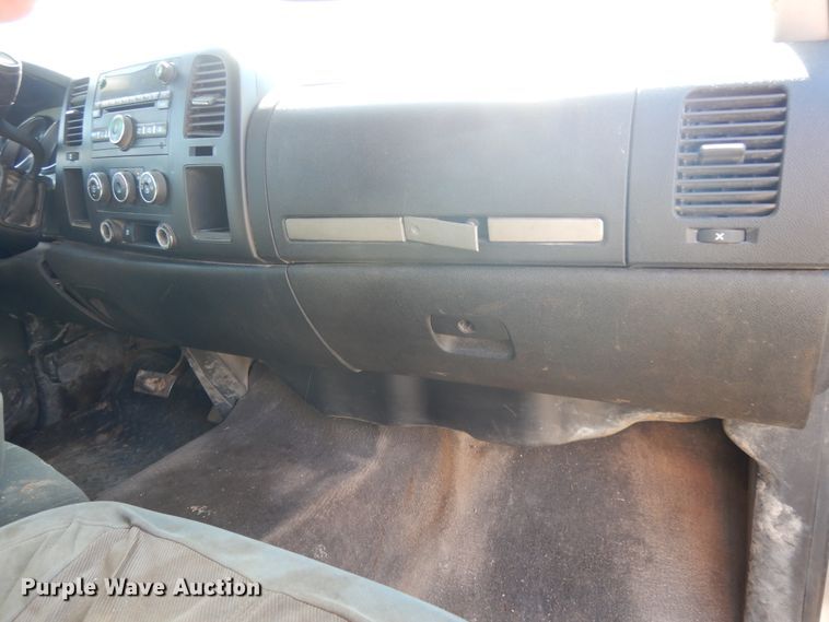 image for item DJ6715 2008 Chevrolet Silverado 1500  Crew Cab pickup truck