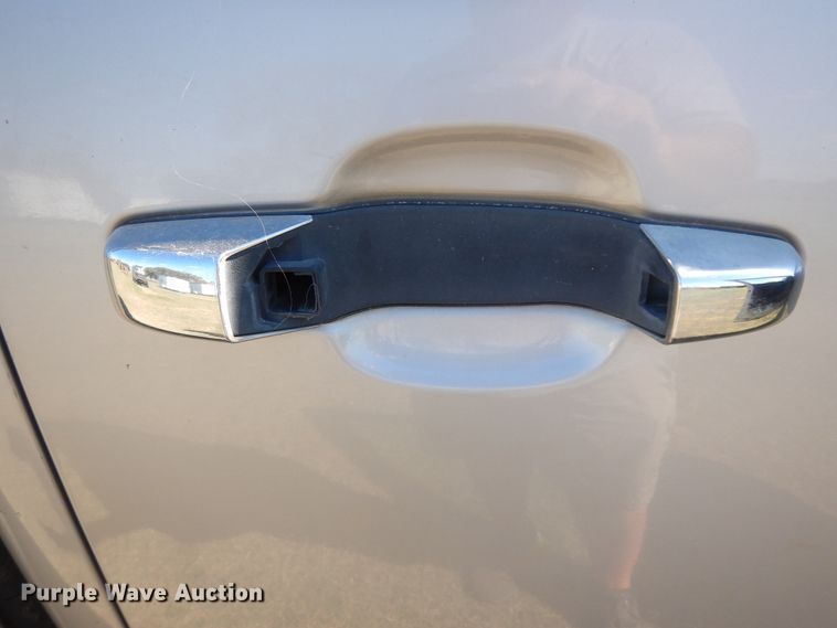 image for item DJ6715 2008 Chevrolet Silverado 1500  Crew Cab pickup truck