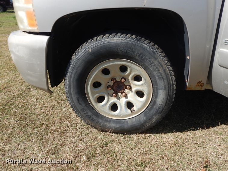 image for item DJ6715 2008 Chevrolet Silverado 1500  Crew Cab pickup truck