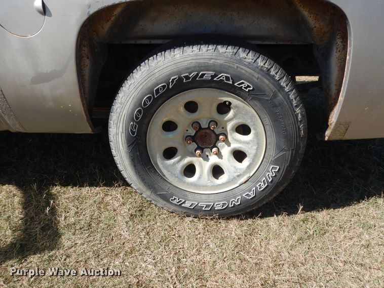 image for item DJ6715 2008 Chevrolet Silverado 1500  Crew Cab pickup truck