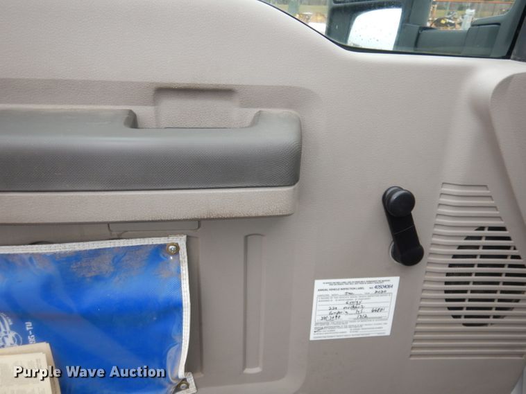 image for item DJ6938 2008 Ford F550 Super Duty  utility truck with crane