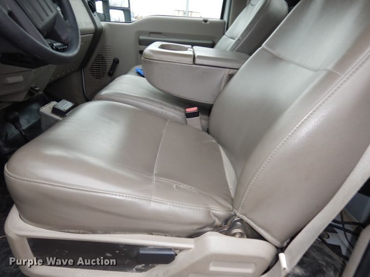 image for item DJ6938 2008 Ford F550 Super Duty  utility truck with crane