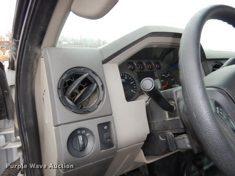 image for item DJ6938 2008 Ford F550 Super Duty  utility truck with crane