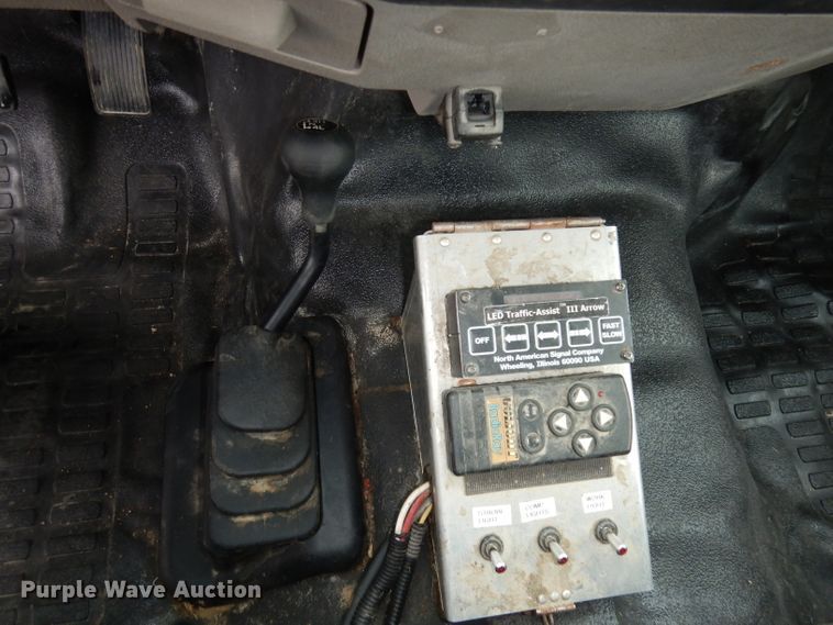 image for item DJ6938 2008 Ford F550 Super Duty  utility truck with crane