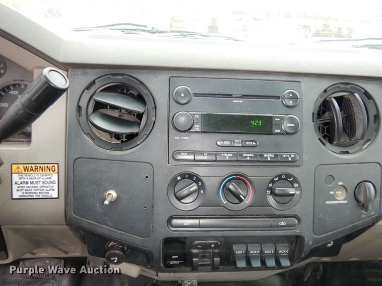 image for item DJ6938 2008 Ford F550 Super Duty  utility truck with crane