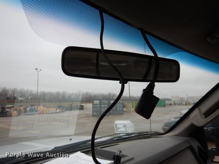 image for item DJ6938 2008 Ford F550 Super Duty  utility truck with crane