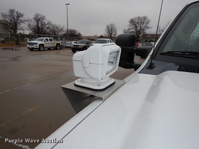 image for item DJ6938 2008 Ford F550 Super Duty  utility truck with crane