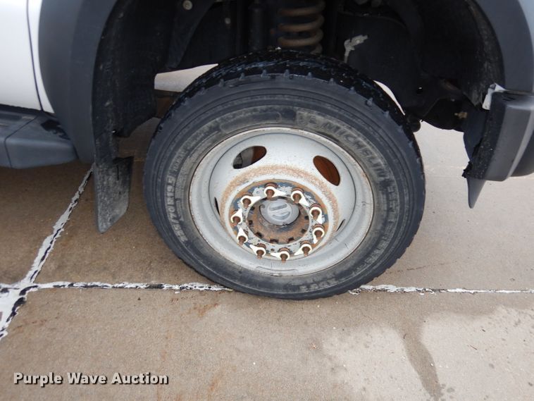 image for item DJ6938 2008 Ford F550 Super Duty  utility truck with crane