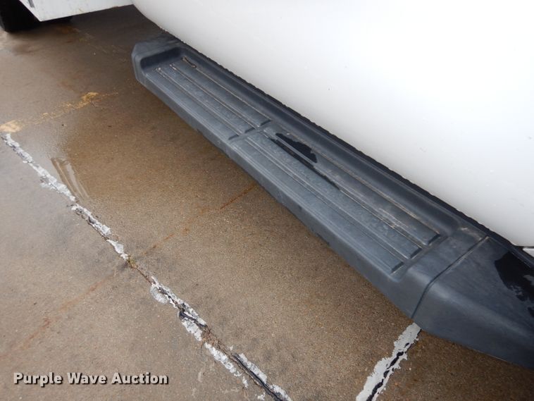 image for item DJ6938 2008 Ford F550 Super Duty  utility truck with crane