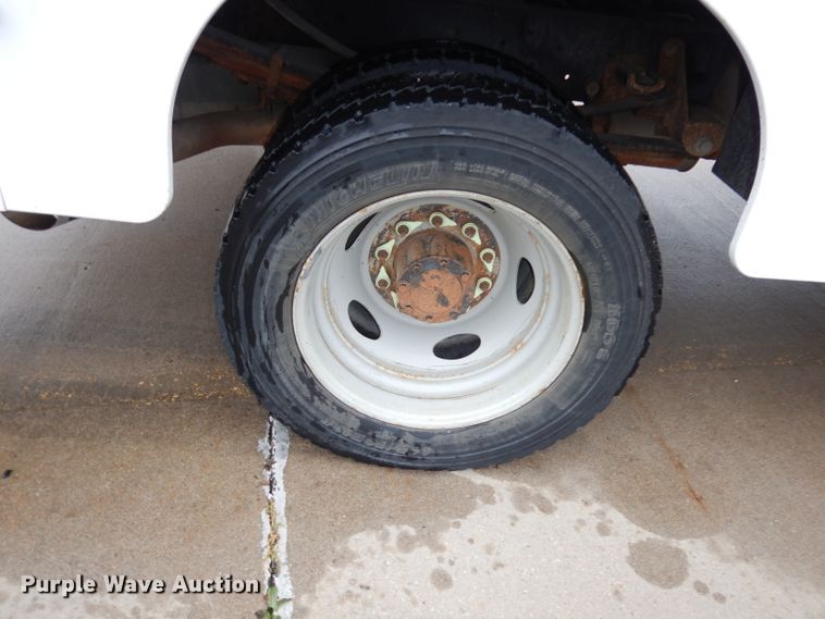 image for item DJ6938 2008 Ford F550 Super Duty  utility truck with crane